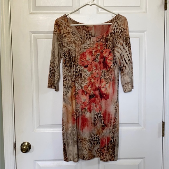 Lightweight dress. Dress up or wear it casually! - Picture 4 of 7